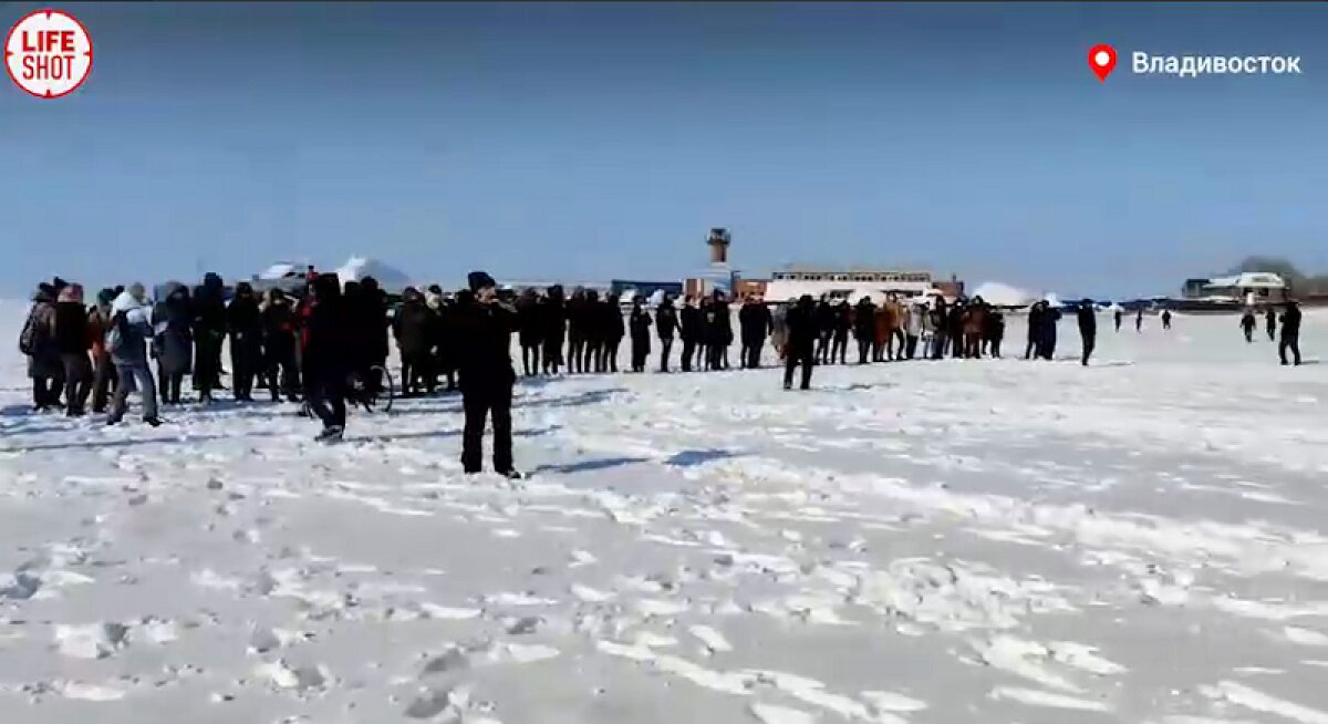 Несанкционированные митинги во Владивостоке и Хабаровске: названо число задержанных