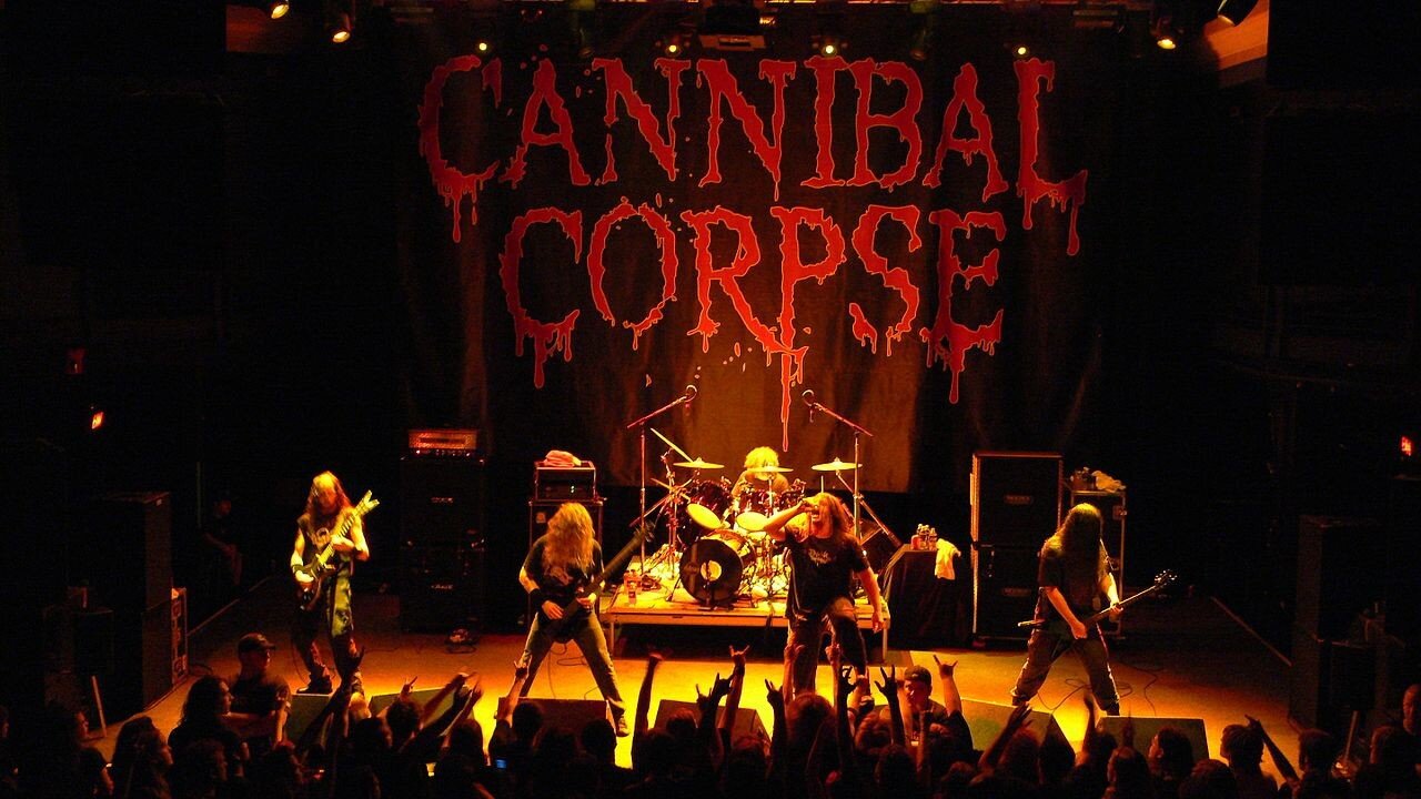 У музыканта популярной американской метал-группы Cannibal Corpse нашли целый склад оружия