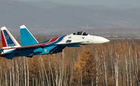Минобороны опубликовало захватывающие кадры первых маневров "Русских витязей" на новых Су-35С