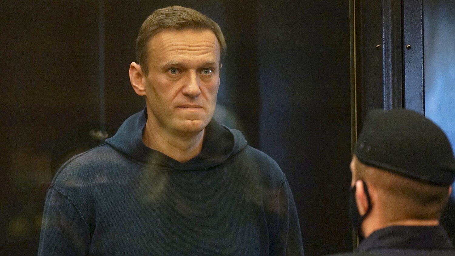 Стало известно, за что Навальный получил выговоры в колонии 