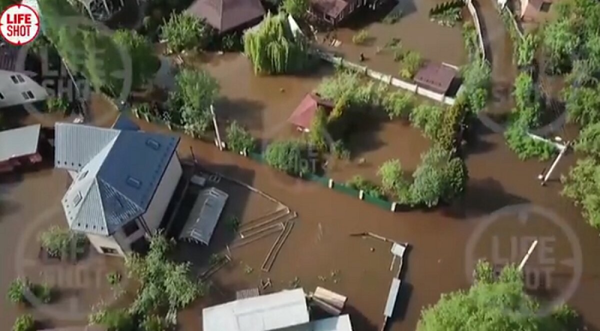 Видео затопленного Нахабино с высоты птичьего полета - улицы и дома под водой
