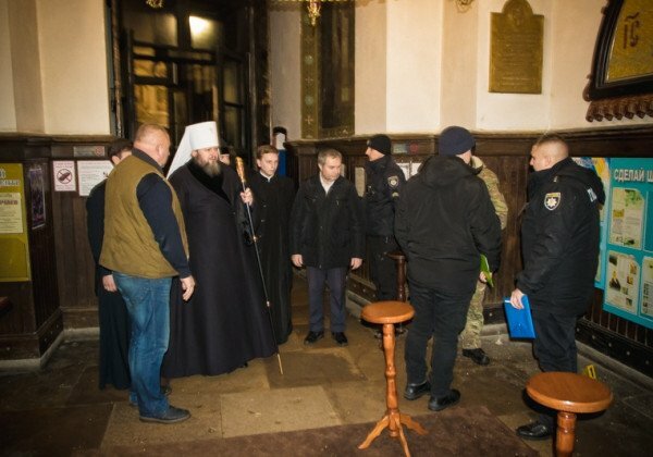 На Украине в Сумах правоохранители задержали злоумышленников, подбросивших "взрывчатку" в собор