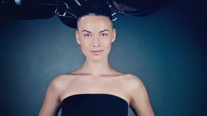 Даша Астафьева в стильном и откровенном наряде продемонстрировала кардинально изменившуюся внешность - кадры 