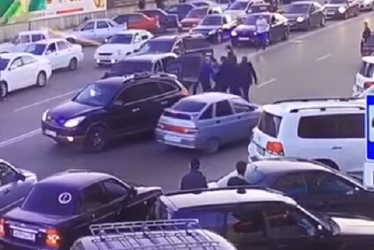 ​Водитель, избитый охраной главы МВД Дагестана, оказался ранее судимым