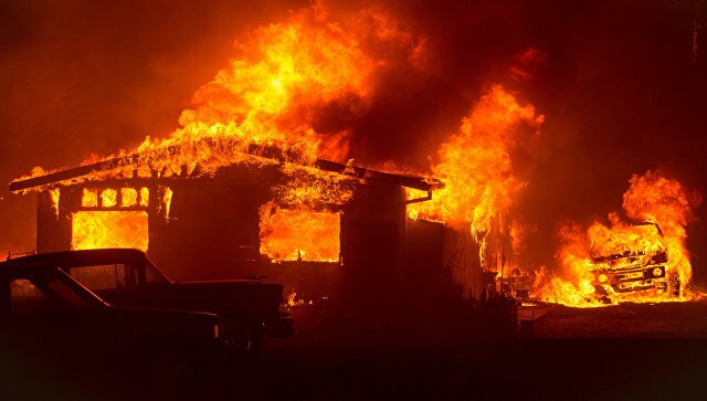 Власти Калифорнии намеренно не сообщили местным жителям о разрушительных пожарах