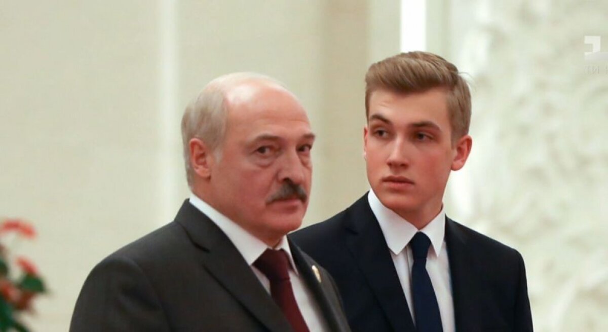 ​Белорусская оппозиция отреагировала на видео с 15-летним сыном Лукашенко, держащим “калаш”