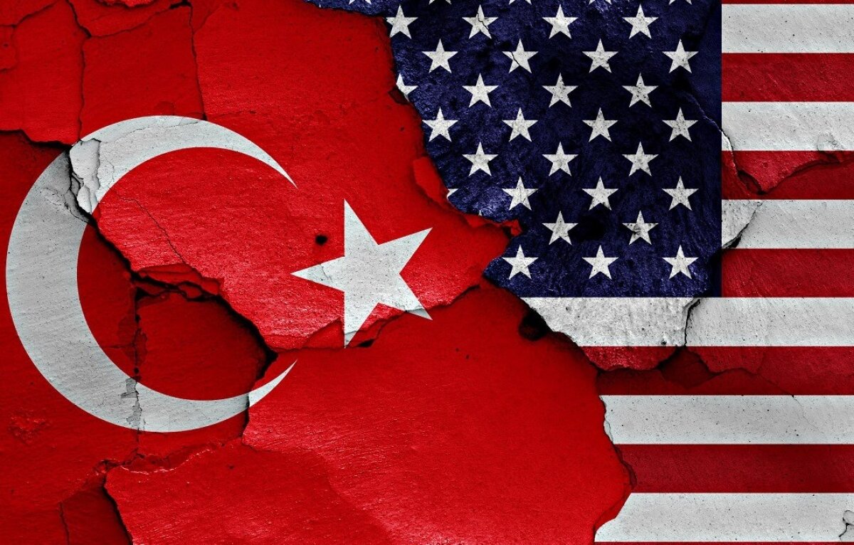 Эксперт: Турцию, Британию и США нельзя пускать в Карабах даже под предлогом гумпомощи