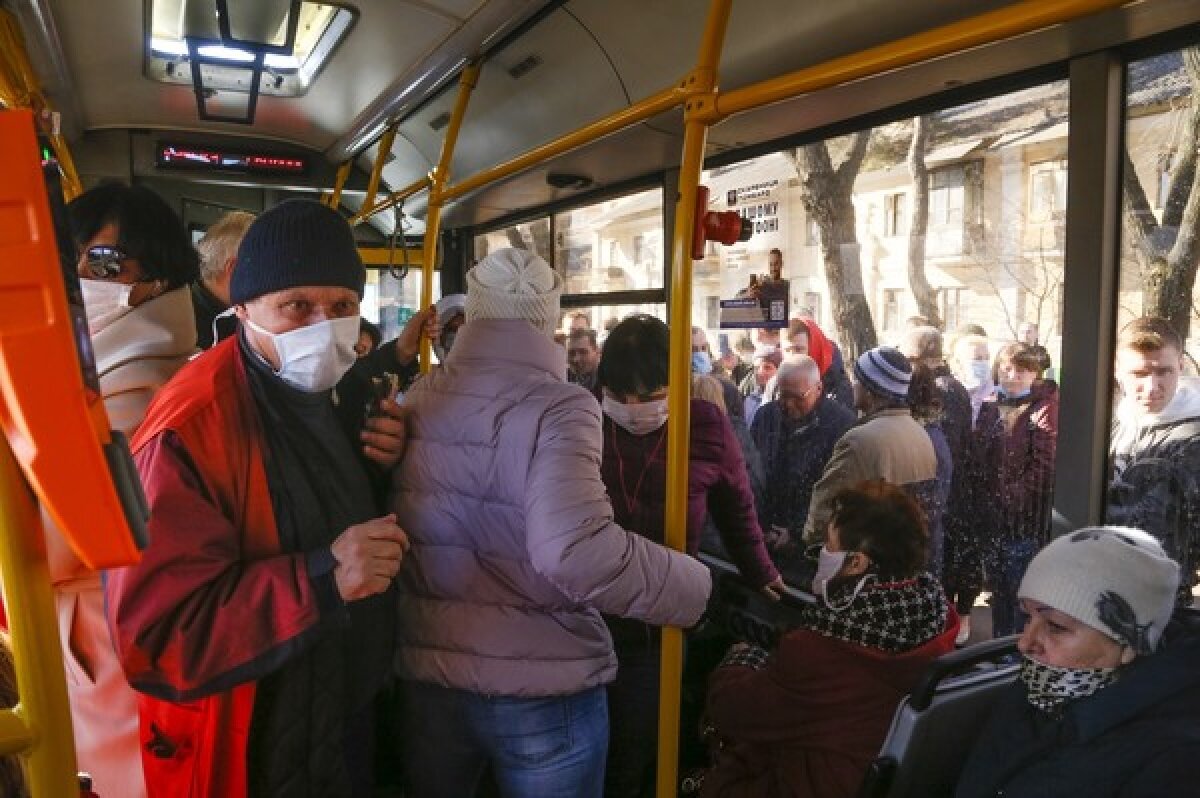 Испугались коронавируса - во Львове жестоко избили пассажира, который кашлянул в автобусе