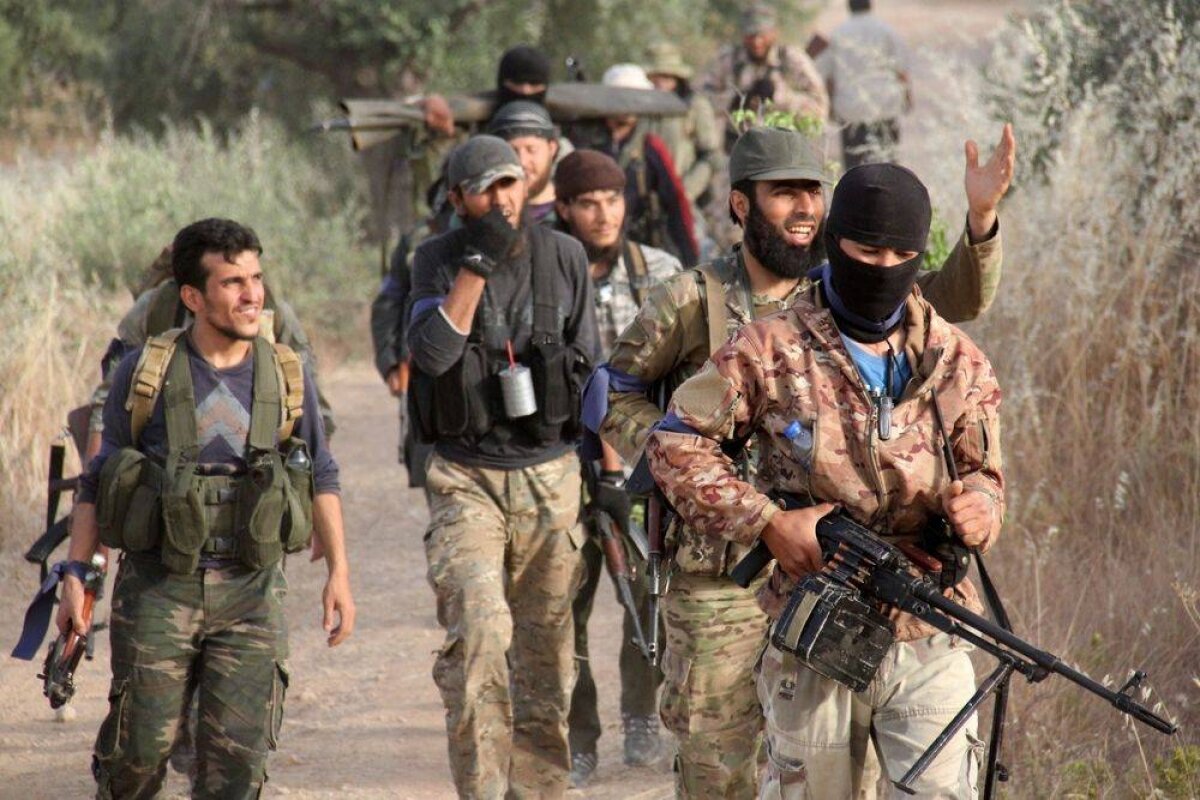 Пашинян заявил о вербовке турками сирийских боевиков для Азербайджана