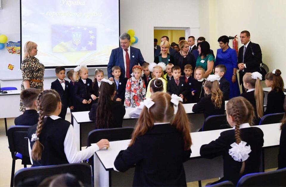 "Нет" русскому языку, – Порошенко "запретил" преподавание русского языка в школах