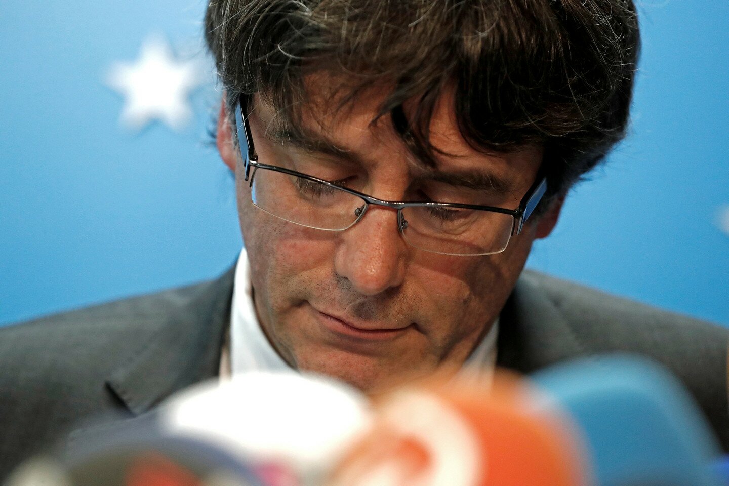 Членов правительства Каталонии посадили под арест, а Пучдемон не хочет возвращаться из Бельгии 