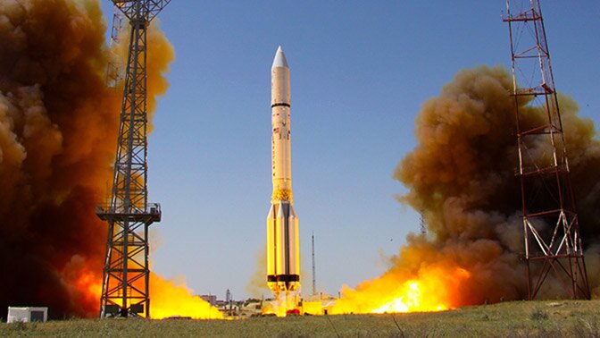 С Байконура запустили ракету "Протон-М" с военным спутником - подробности