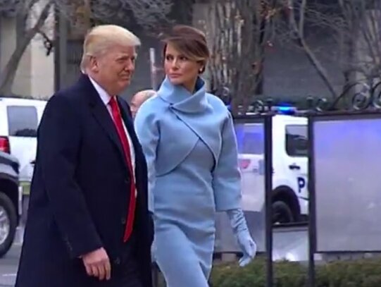 Будущая первая леди США выглядит завораживающе: в Сети пришли в восторг от инаугурационного платья Меланьи Трамп