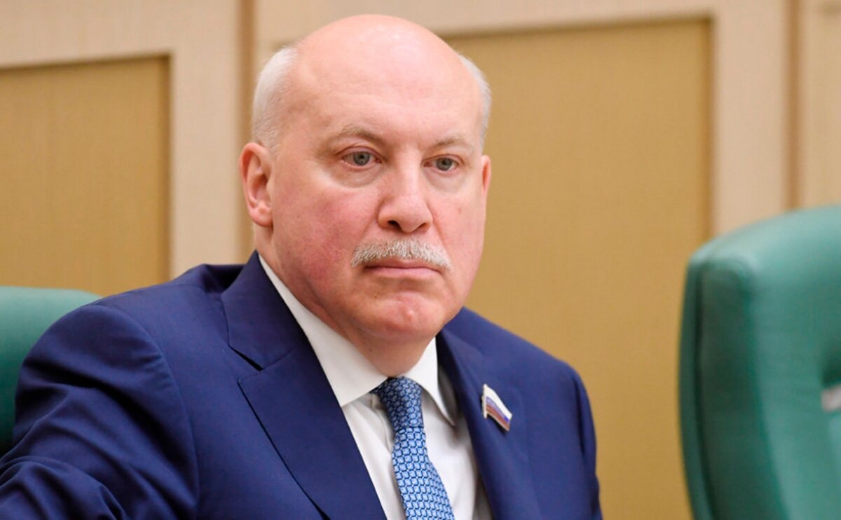 ​Российский посол отреагировал на визит западных дипломатов на место гибели активиста в Минске