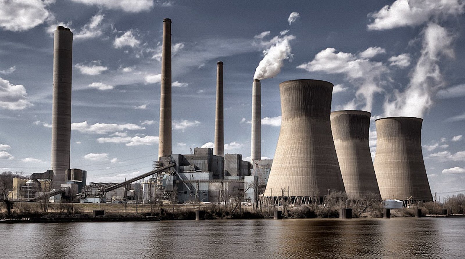 Киев признал неизбежность покупки электроэнергии у РФ