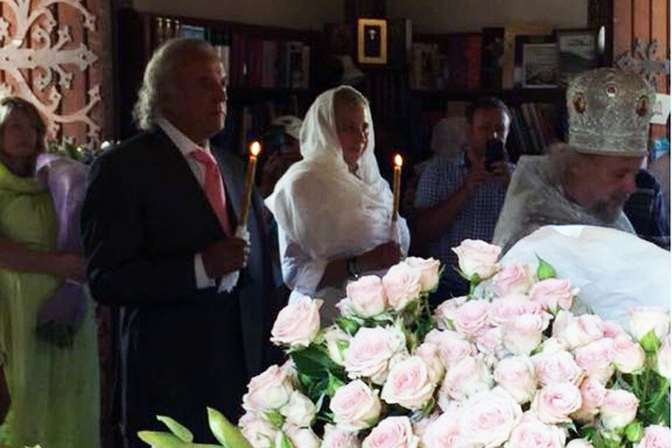 80-летний Илья Резник тайно обвенчался в Крыму - кадры