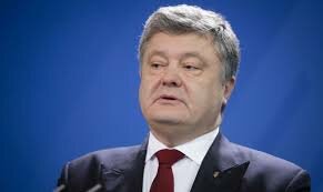 Контрсанкции Кремля против Украины: Песков объяснил отсутствие Порошенко в “черном списке”