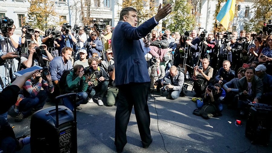 Саакашвили жестко осадил украинскую власть и вступил в конфликт с бойцом АТО - кадры из Харькова 