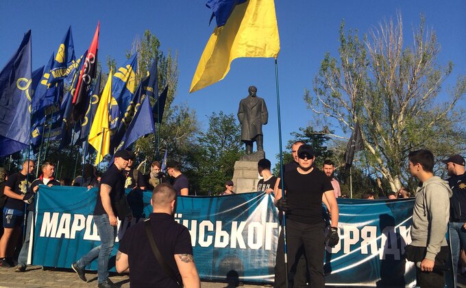 В Одессе украинские националисты устроили "марш порядка". Кадры