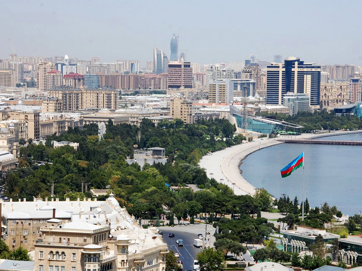 В Азербайджане частично ввели военное положение 