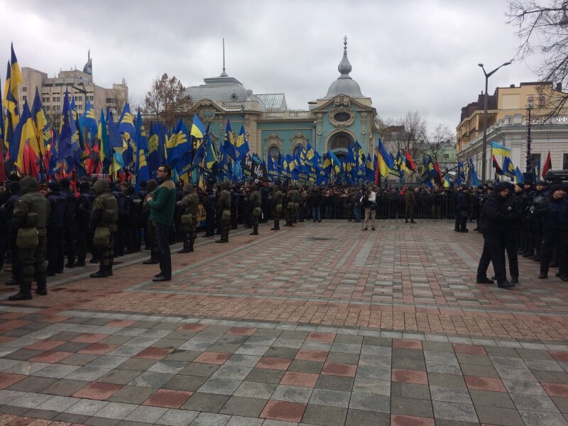 Лидер радикалов Билецкий огласил жесткие требования протестующих к правительству и президенту в Верховной Раде