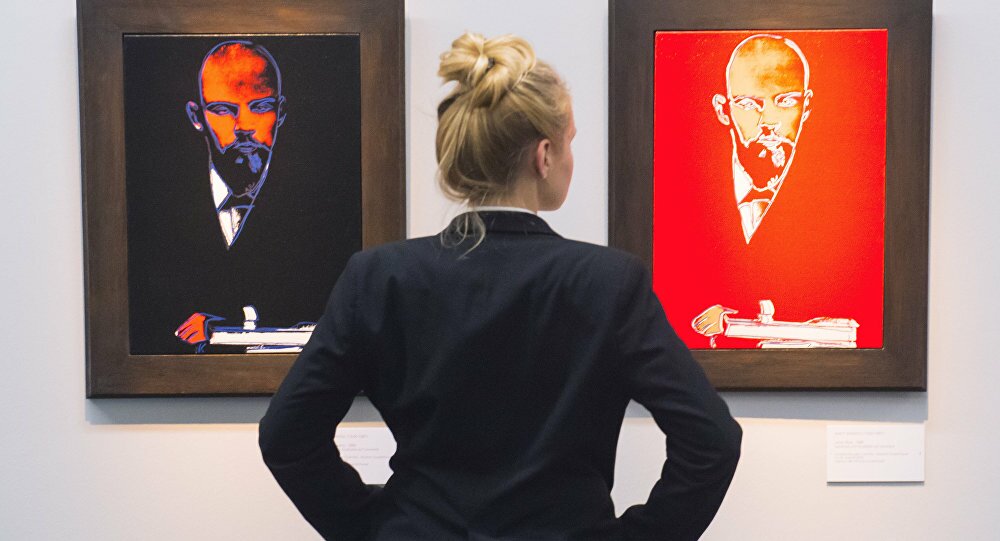 Портрет вождя большевиков Ленина художника Уорхола продан за $ 4,7 млн