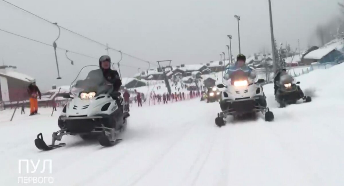 Лукашенко обогнал Путина на снегоходе, попав на видео