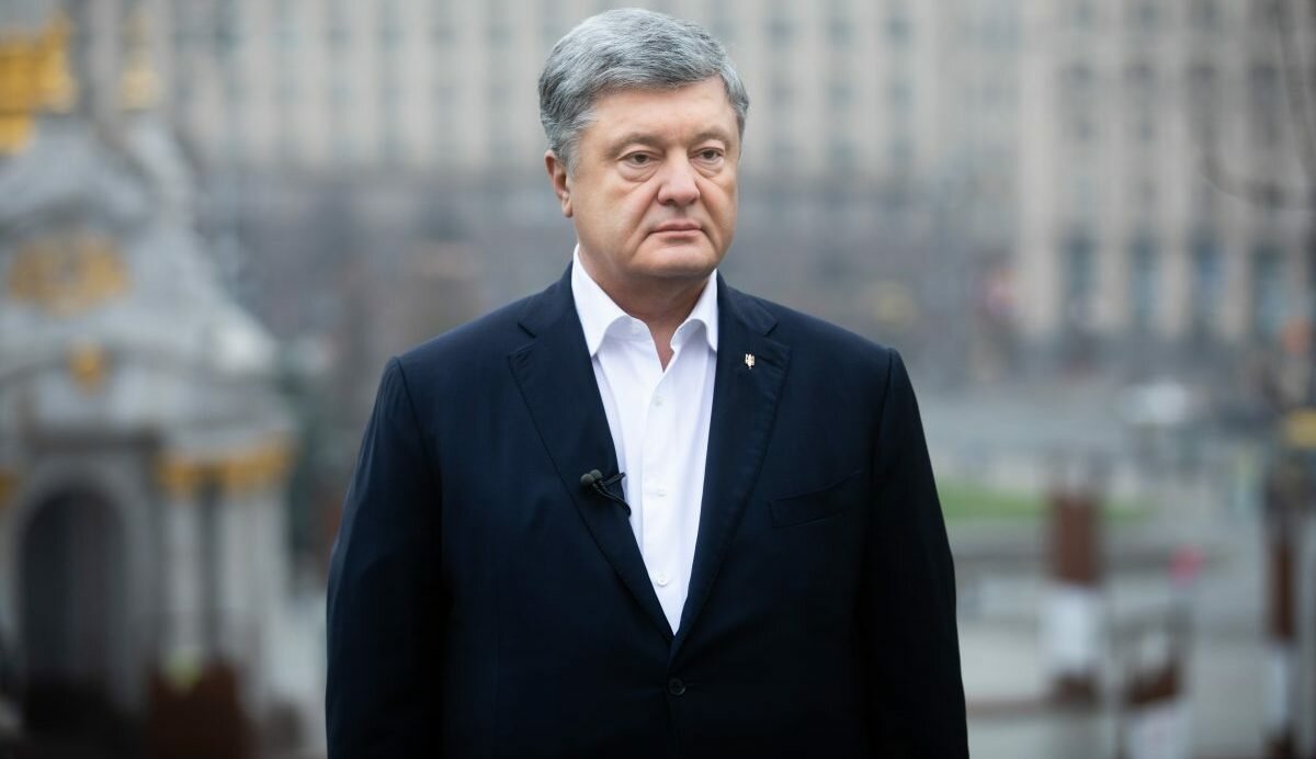 Россия ударила санкциями по Порошенко и Вакарчуку 