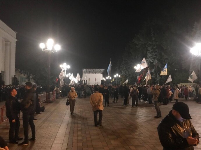 ​В Киеве завершился митинг Саакашвили – люди расходятся, но палатки остаются, – кадры