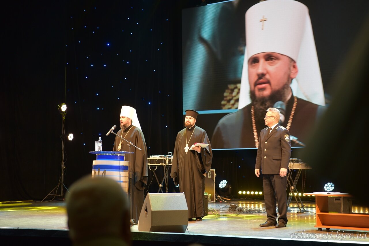 Собор провалил кандидатуру Порошенко: названо имя главы украинской автокефальной церкви