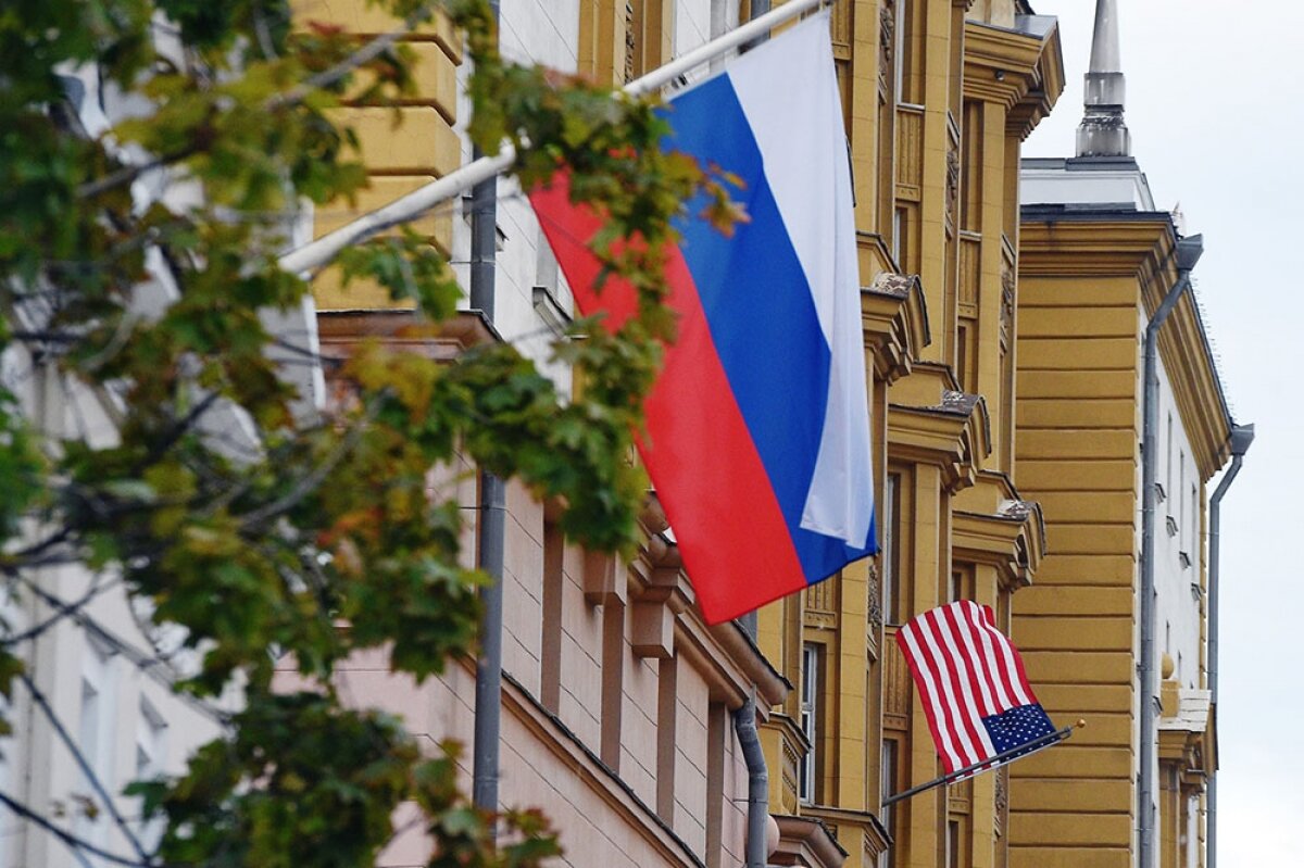 Визы россиянам перестанет выдавать посольство США