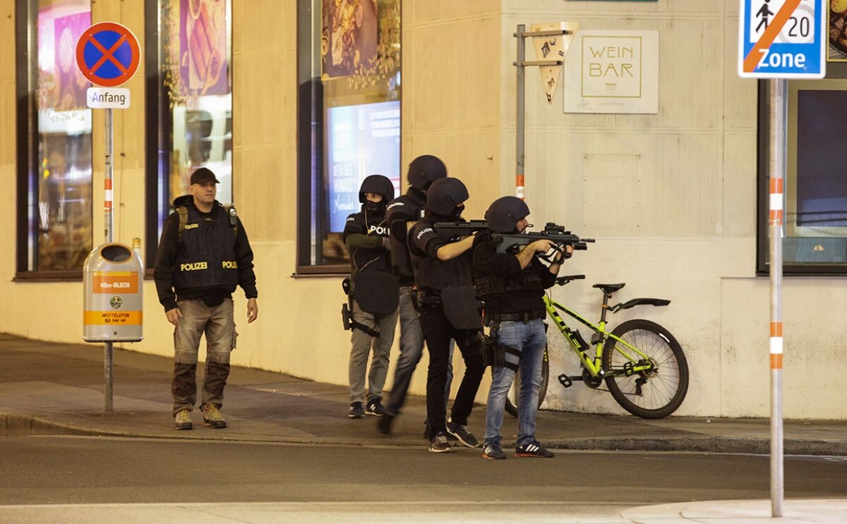 ​Четверо погибших: в МВД Австрии озвучили официальные данные и детали по теракту в Вене