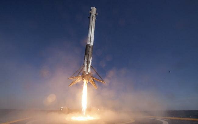Илон Маск объяснил падение ступени ракеты Falcon 9 в океан – кадры