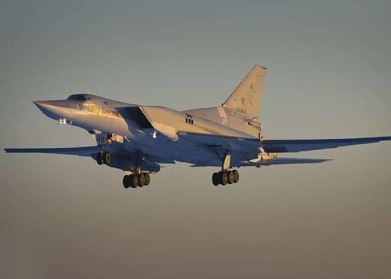 Румыния экстренно подняла истребители из-за российских бомбардировщиков "Ту-22М3"