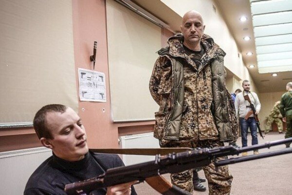 СМИ: "Прилепинский батальон" разоружают в Донецке, бойцы открыли стрельбу