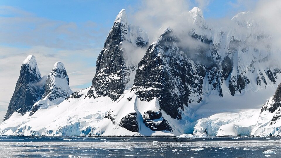 В Антарктиде нашли гигантский континентальный разлом, который выпускает радиоактивный гафний и радон 