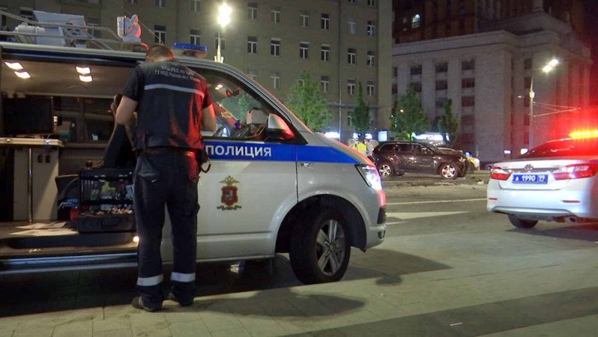 Ефремов не подчинился требованию полиции - его квартиру окружили