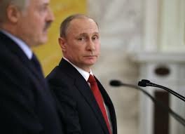 Лукашенко устроил в Санкт-Петербурге публичный спор с Путиным - кадры
