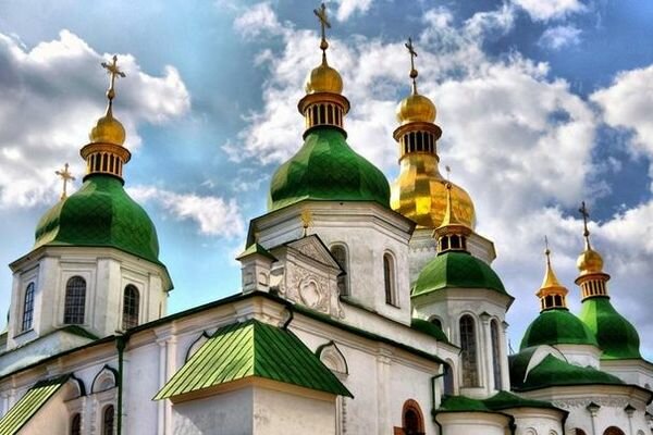 Эксперт рассказал, почему на Украине так торопятся созвать "объединительный собор"