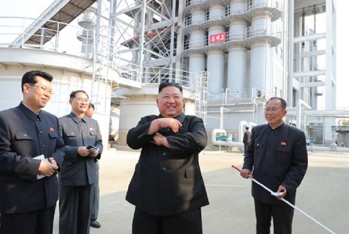 Ким Чен Ын впервые с 12 апреля появился на мероприятии, опубликованы фото
