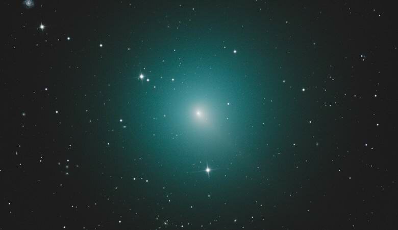 К Земле устремилась зеленая комета: космический объект видно невооруженным глазом – кадры 
