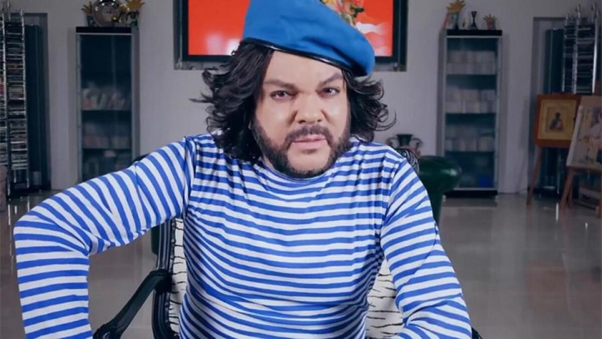 Киркоров оказался в эпицентре скандала, примерив образ десантника - ему пригрозил экс-командующий ВДВ