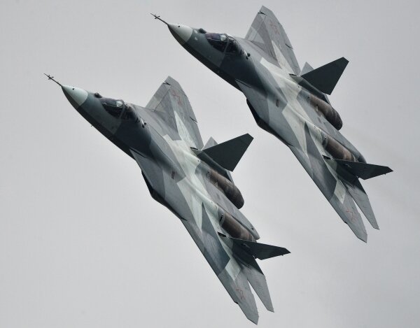 Эксперты описали исход ʺбитвы векаʺ между российским самолетом Су-57 и американским F-22 Raptor