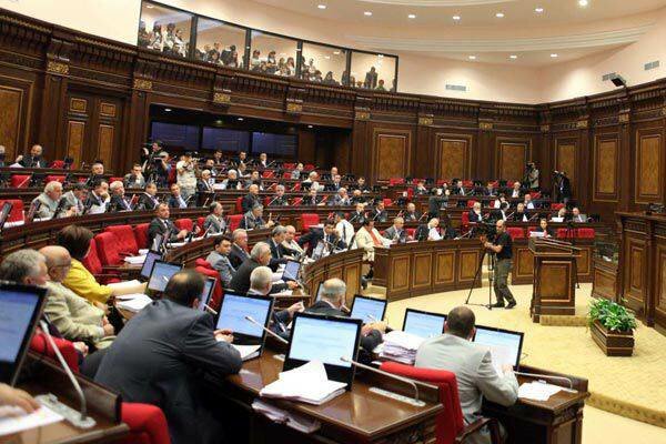Президент Армении Саркисян распустил парламент
