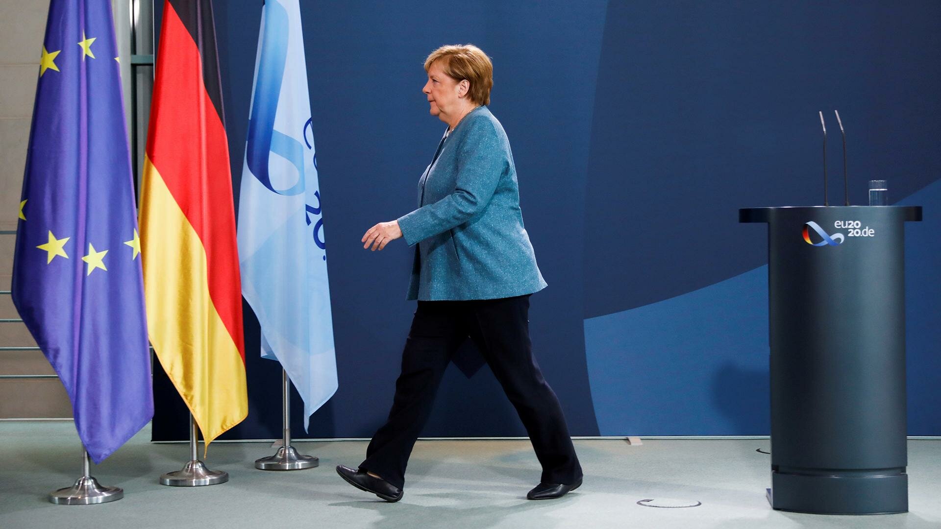 Bloomberg узнал, почему Меркель откажется от "сурового послания" Путину 