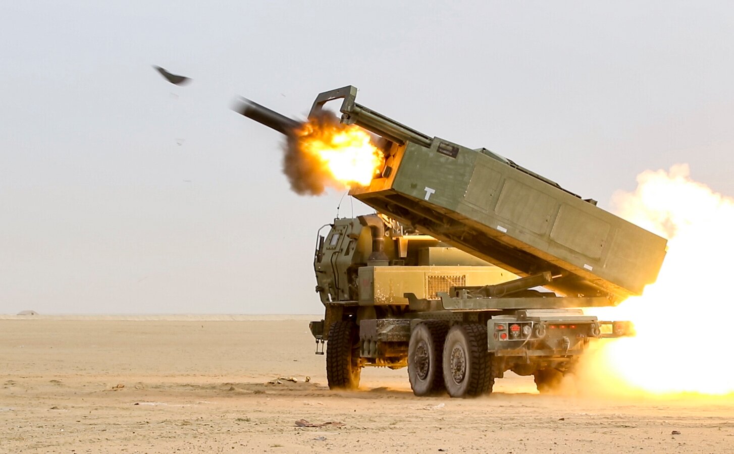 Пентагон берет в кольцо Иран: в Сирию отправлены ракетные комплексы HIMARS