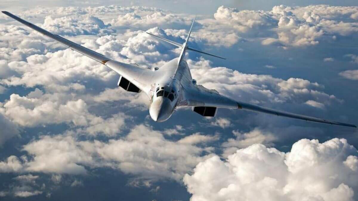​Российские самолеты за день совершили три "боевых" полета к берегам Великобритании, кадры