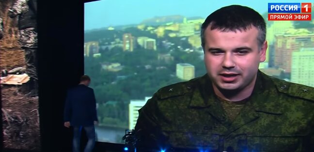 Украинского писателя Непогодина со скандалом выгнали из студии "60 минут" за нецензурные высказывания – кадры