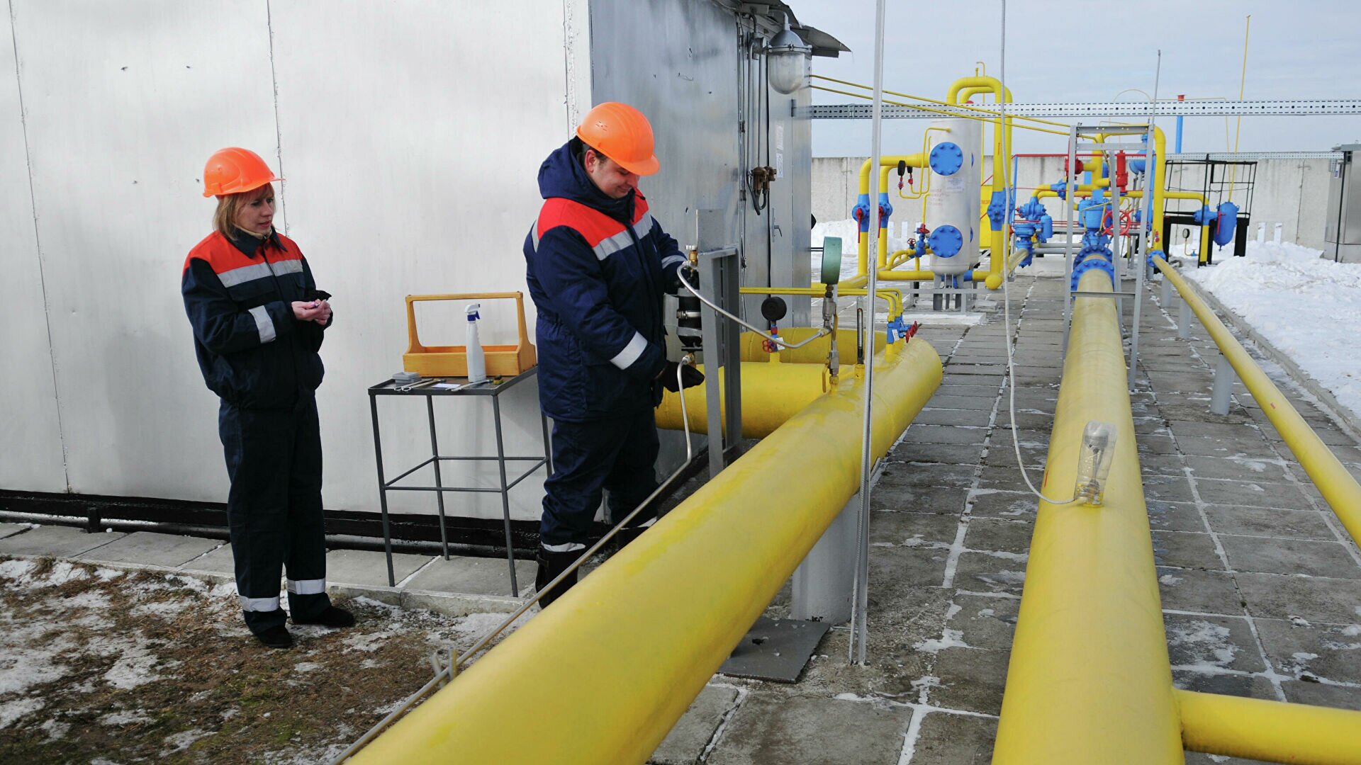 "Газпром" существенно снизил транзит газа через Украину