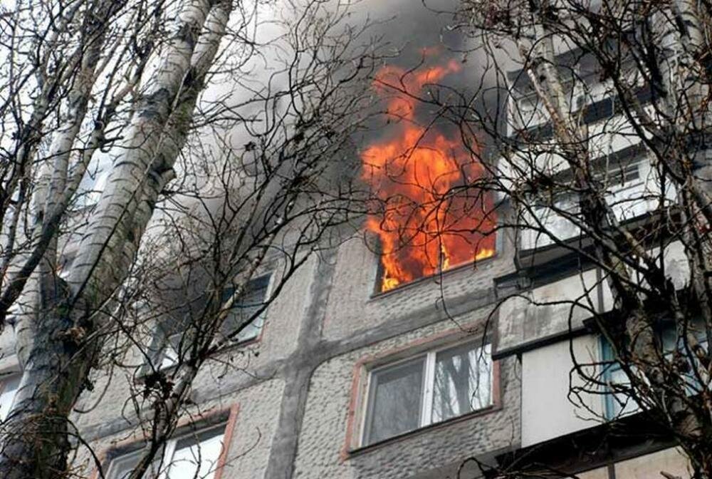 Смертельный пожар во Владивостоке: на загоревшемся диване погибли три человека - подробности